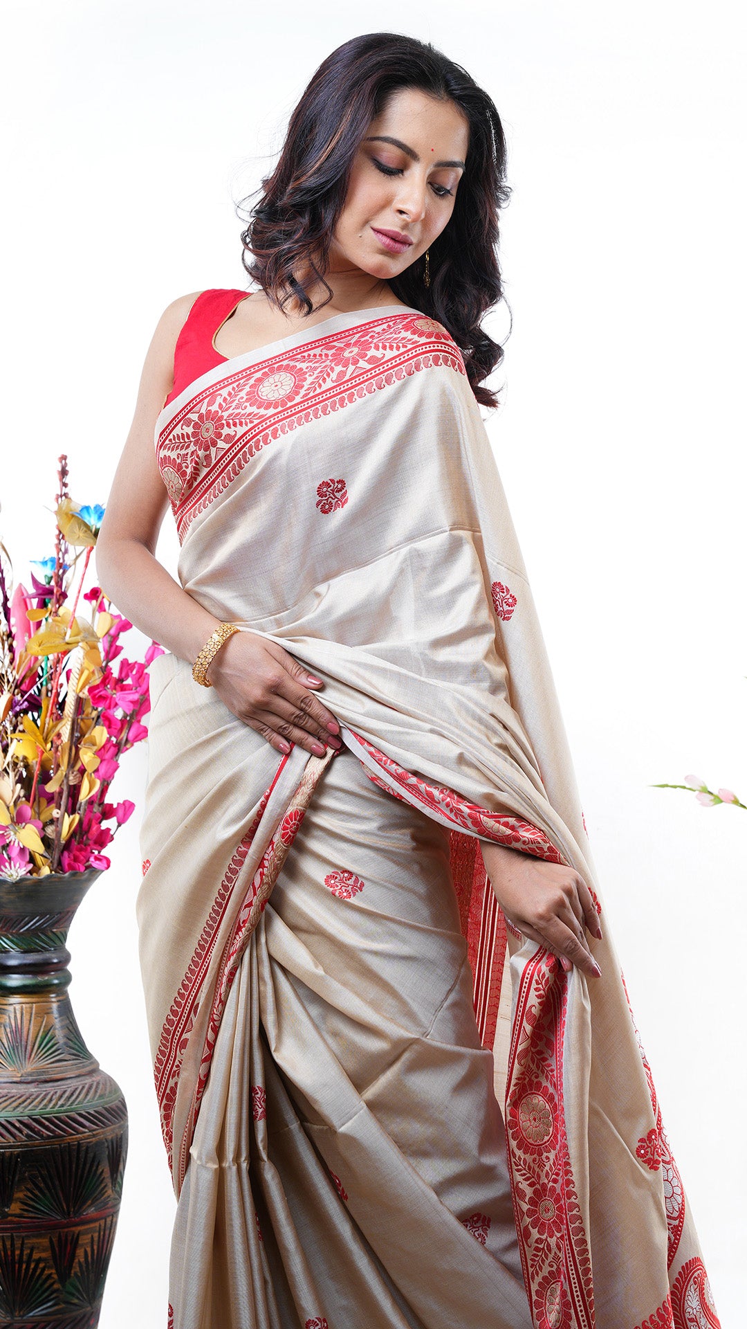 A beize silk saree