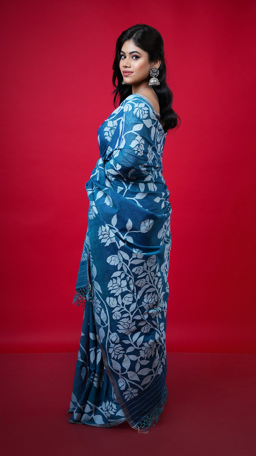 Dhakai Pale Indigo Saree Floral Jaal Border