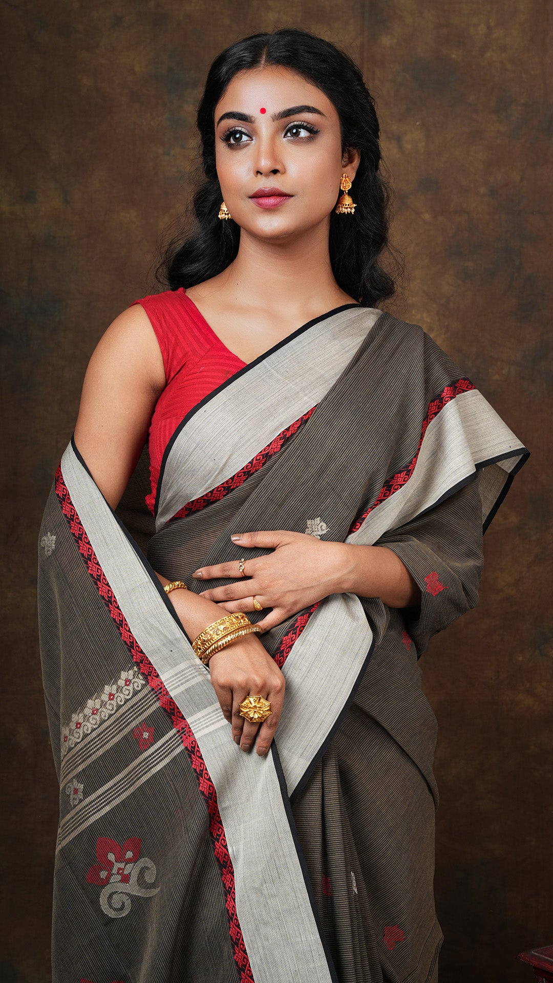A black tangail saree