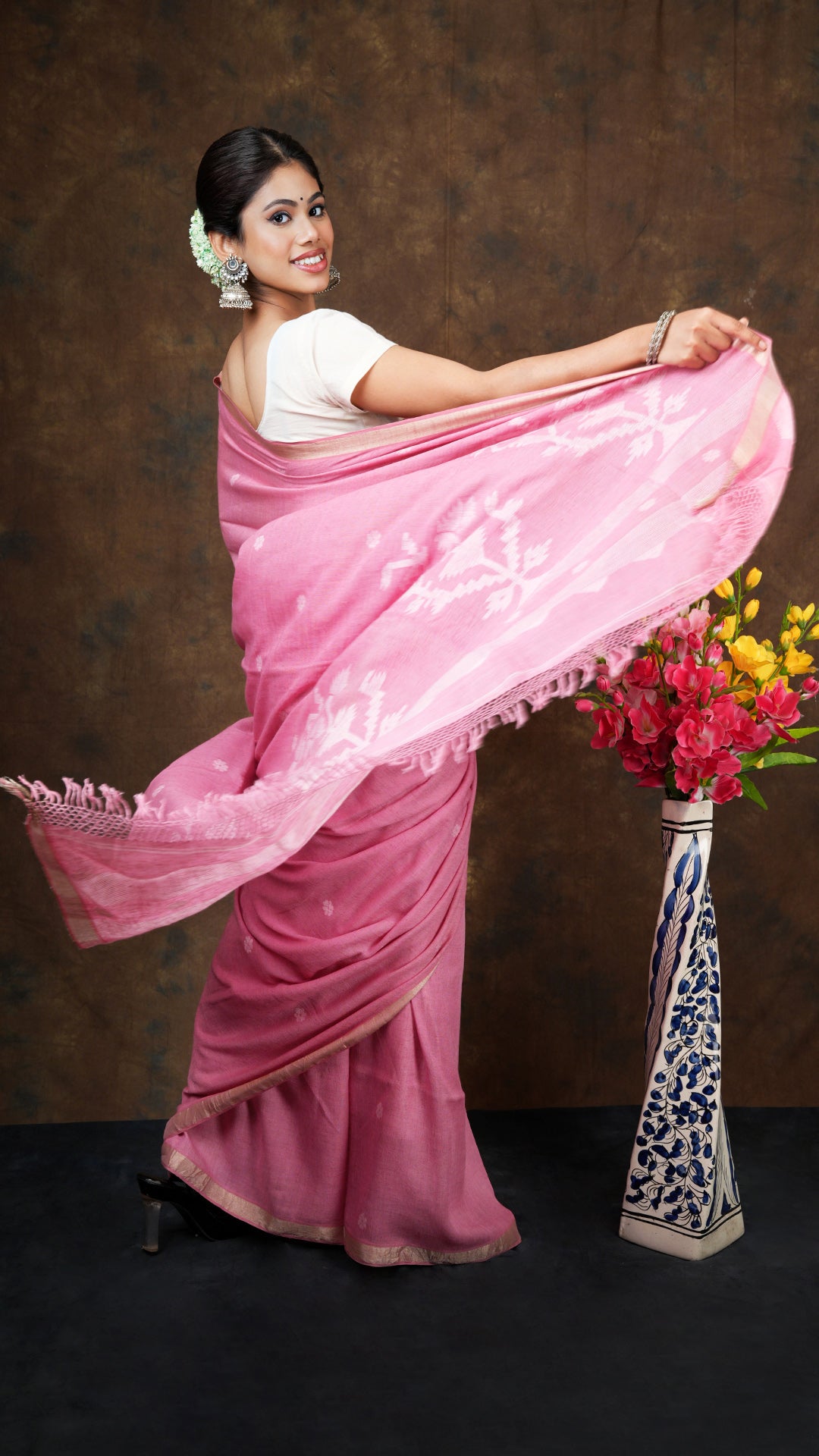 A pink linen saree