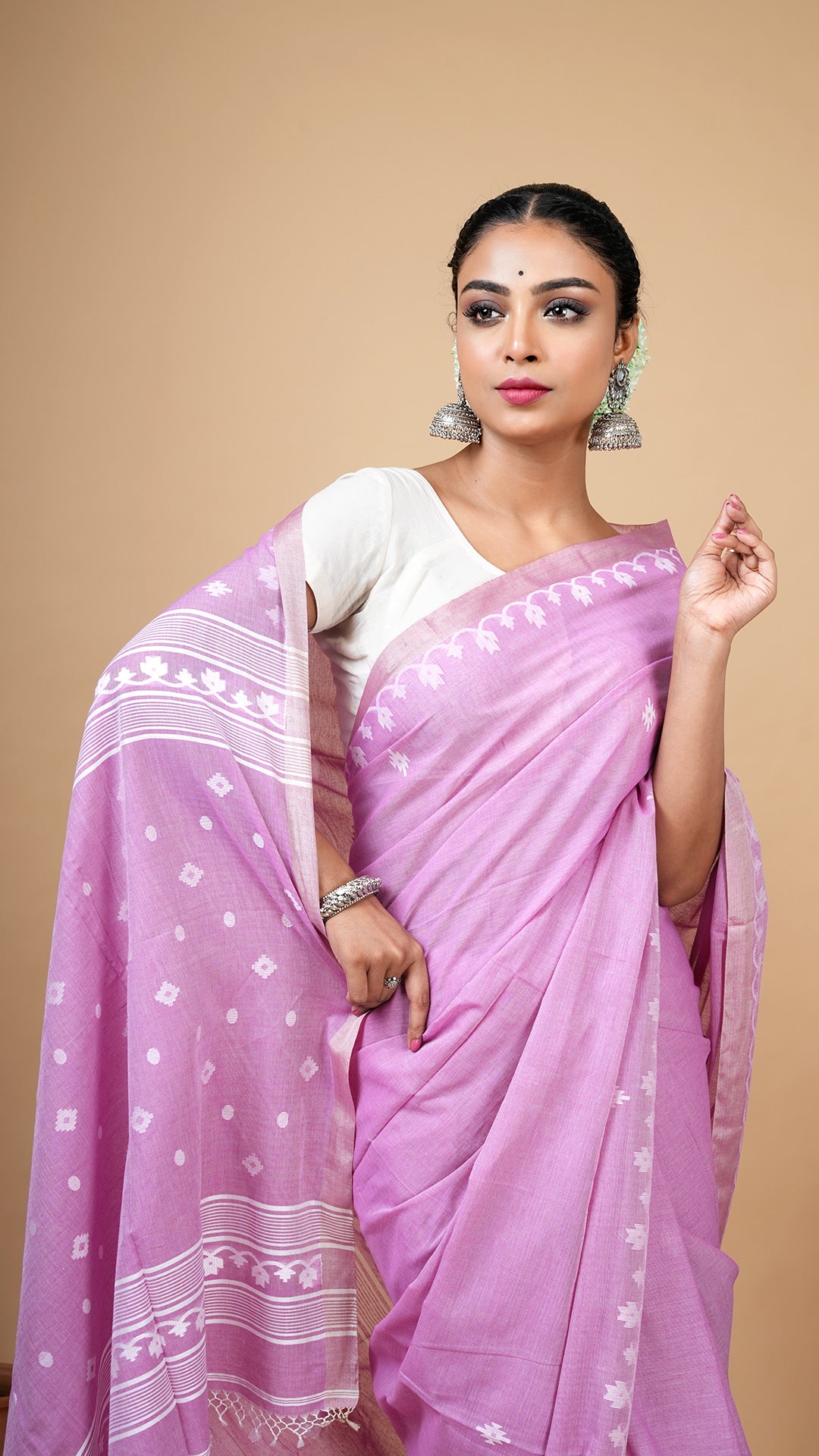 A dual tone mauve saree