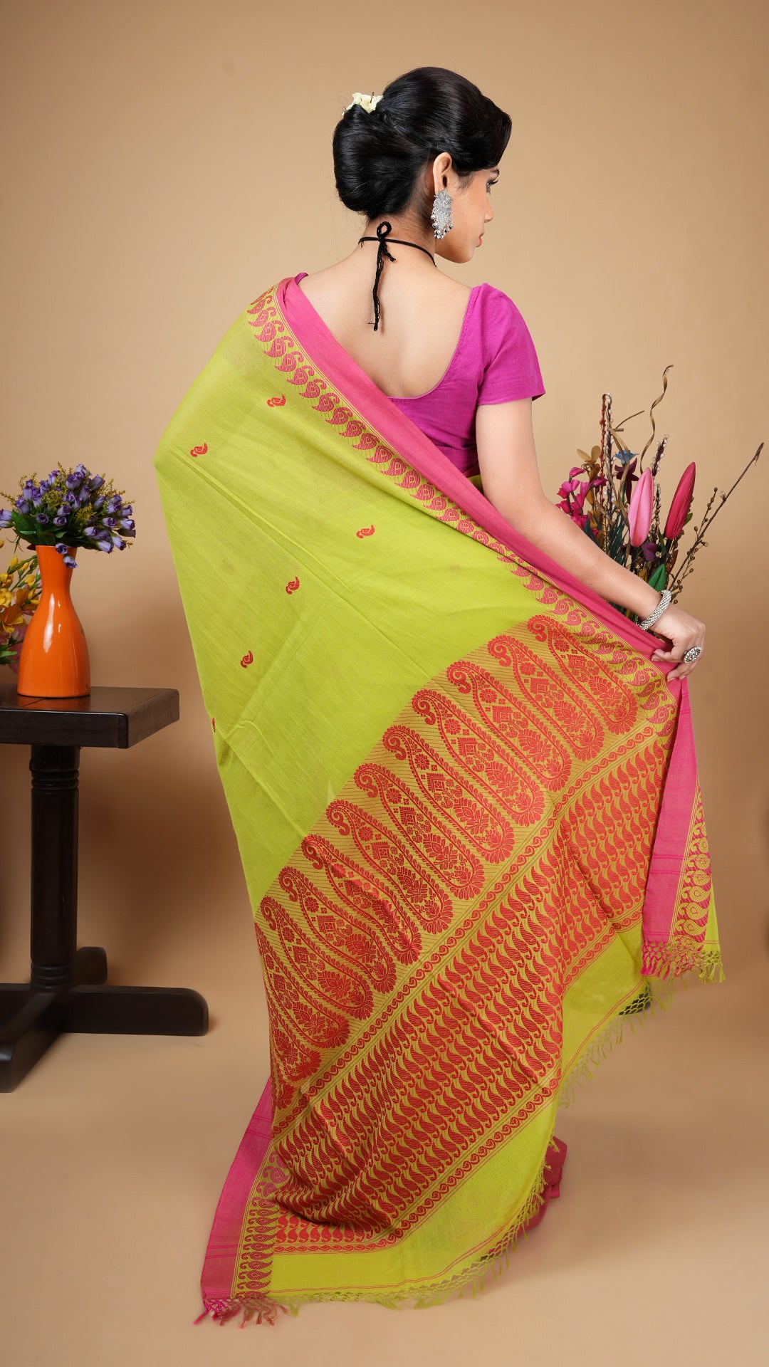 A green soft cotton saree