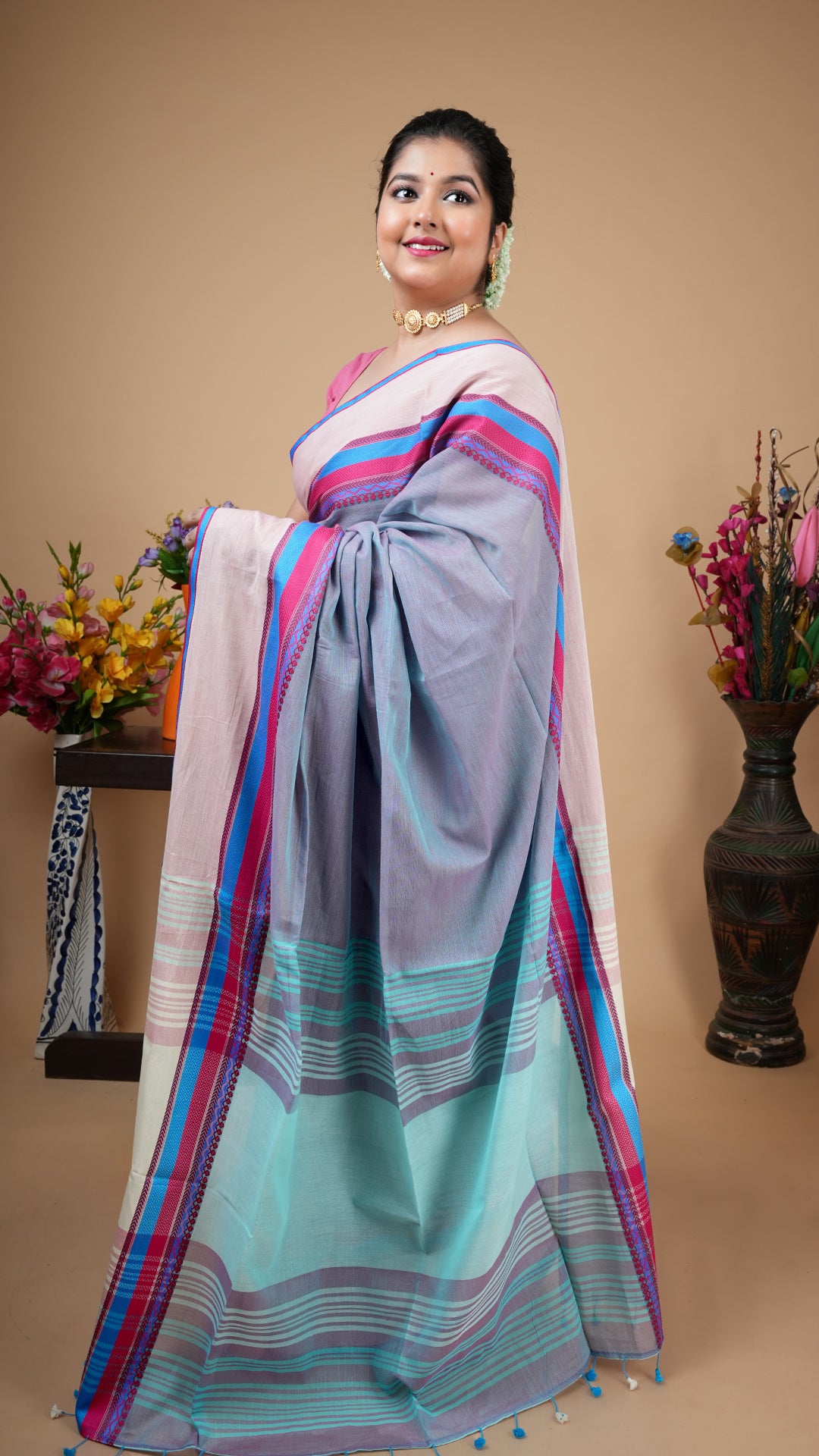 A dual tone blue coloured saree