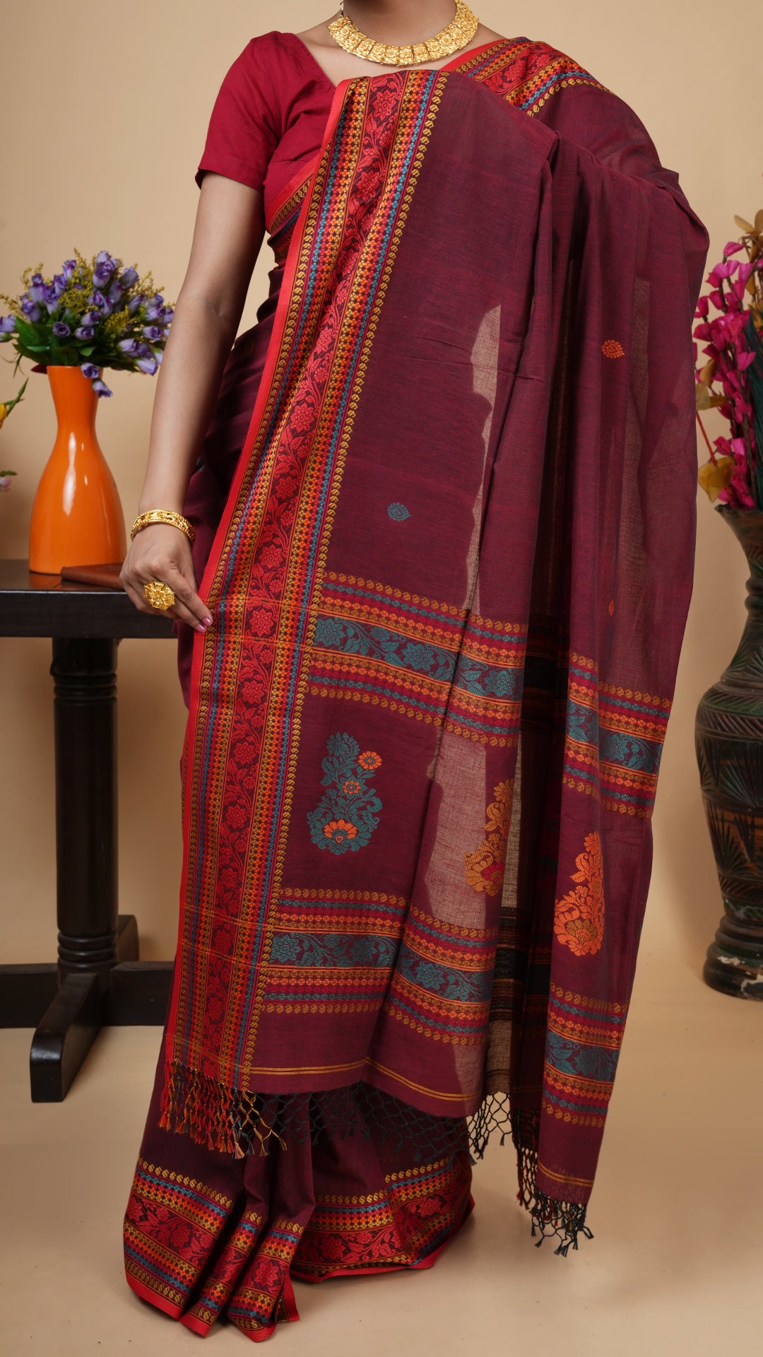 A short maroon tangail saree