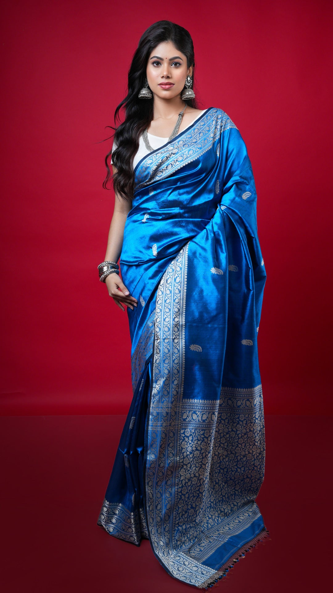 A blue coloured silk saree