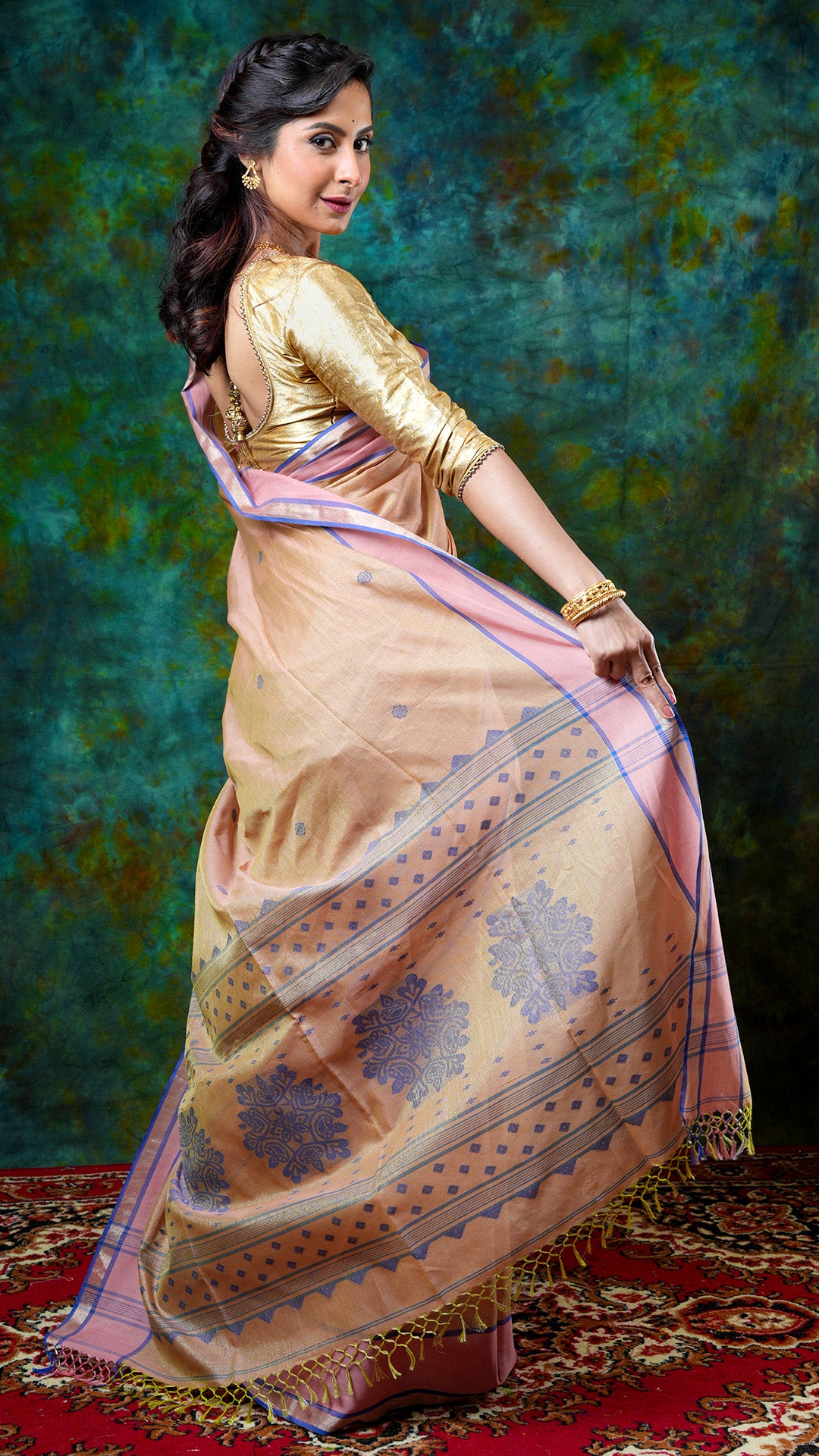 A dual tone tissue saree