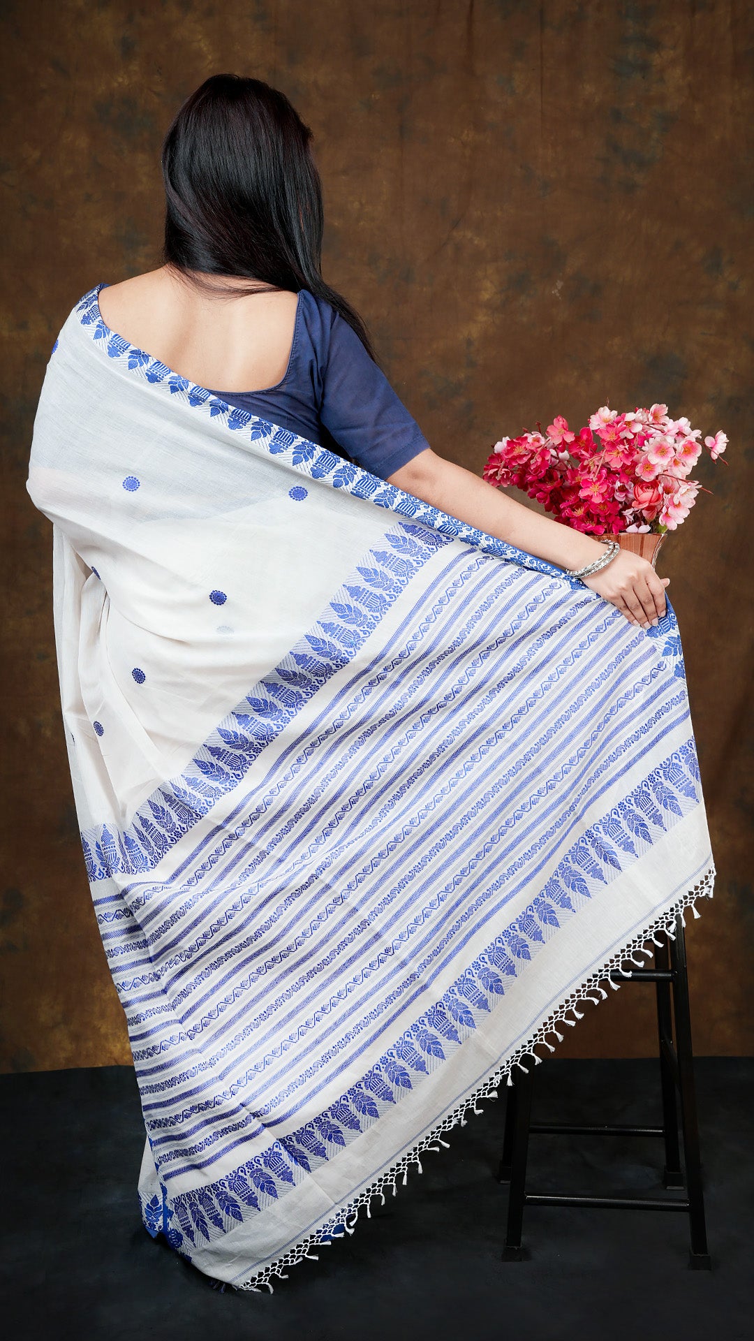 Off white with blue tangail
