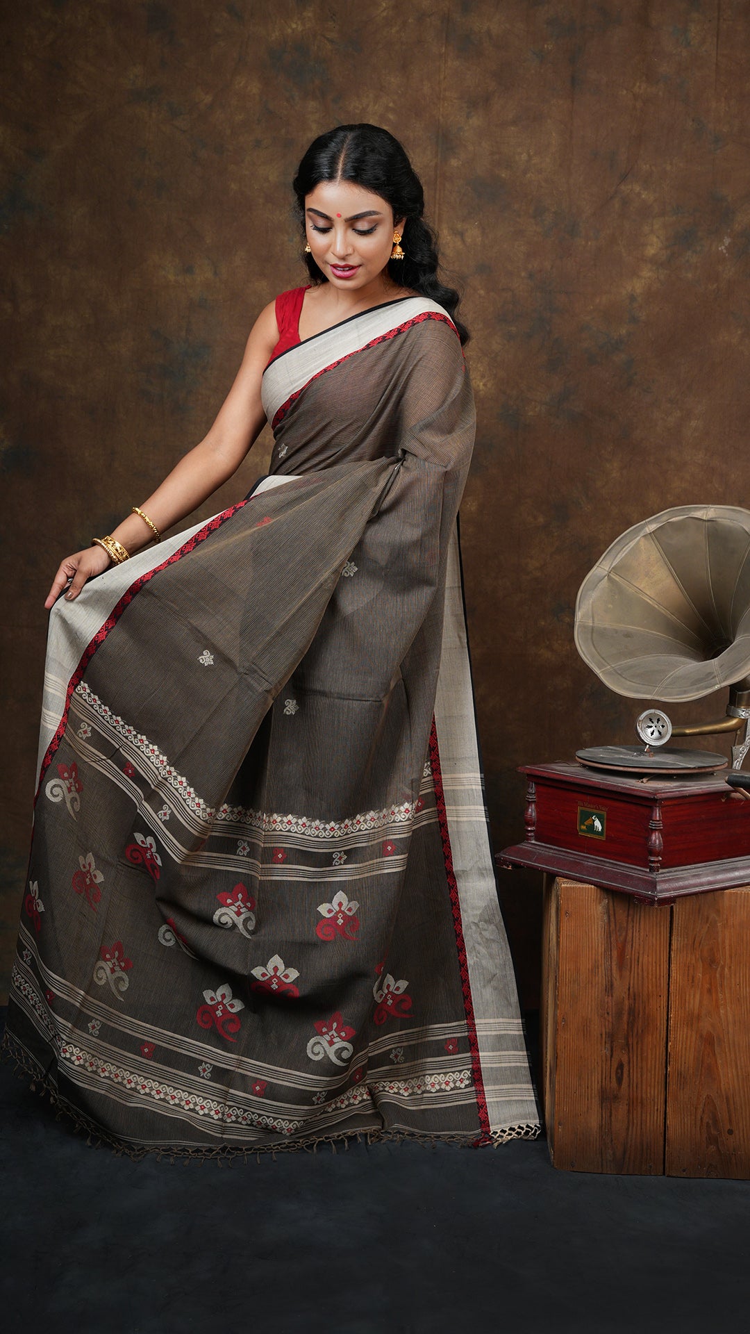 A black tangail saree