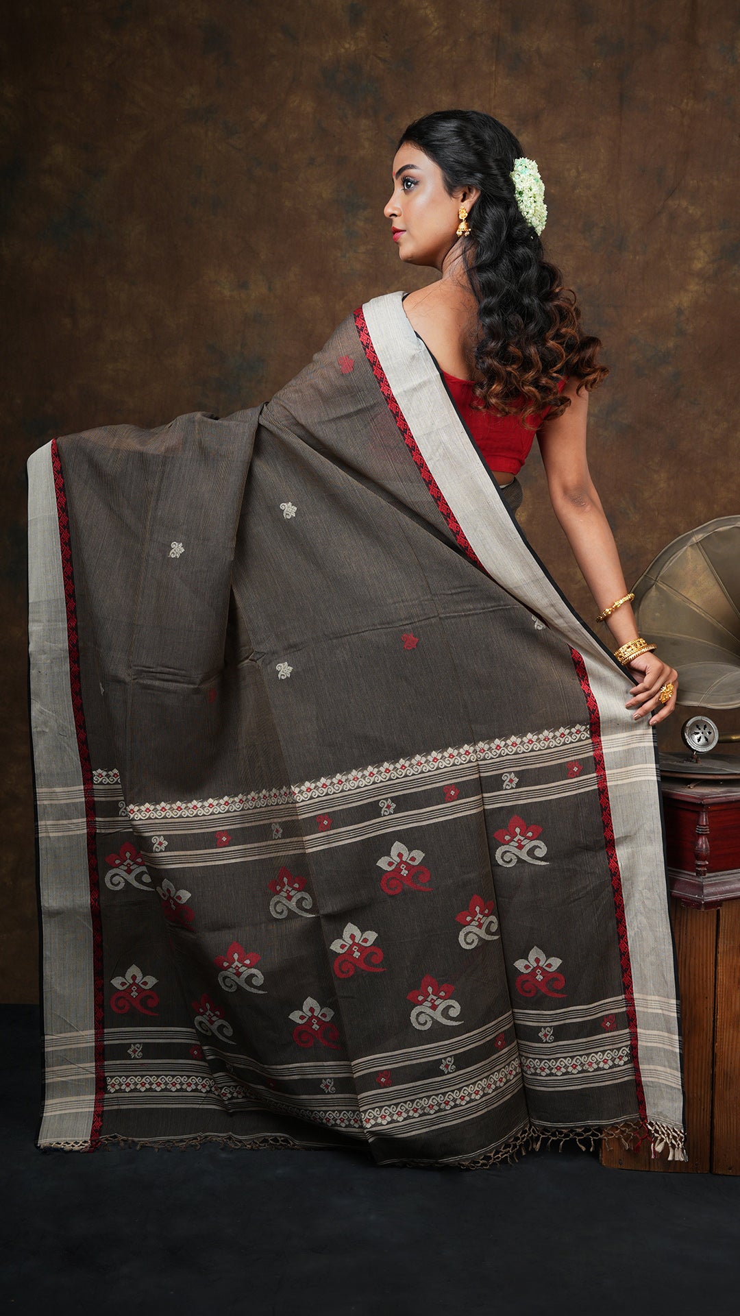 A black tangail saree
