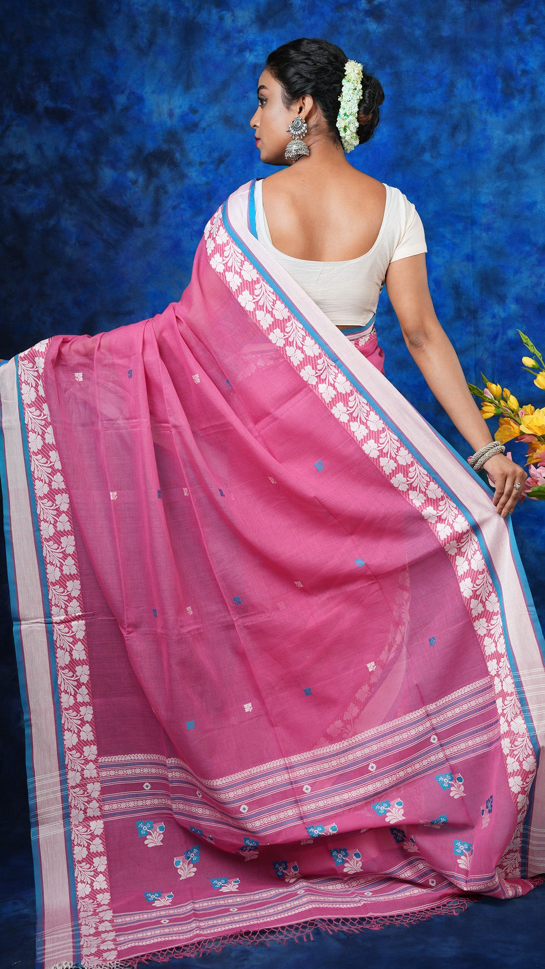 A mauvish pink tangail saree