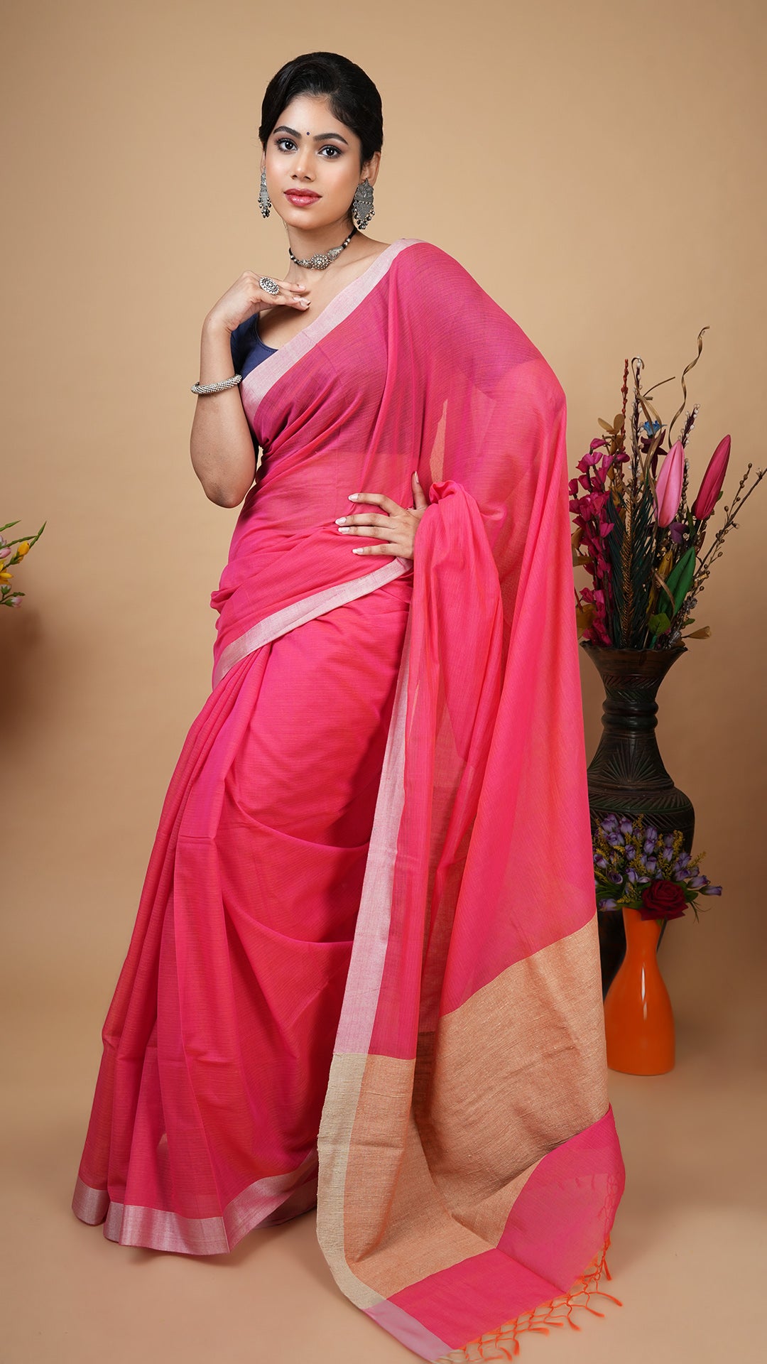 A dual tone pink coloured saree