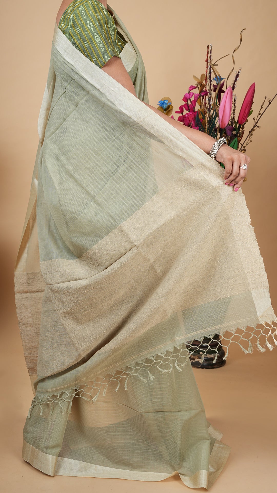 A pale pesta tangail saree