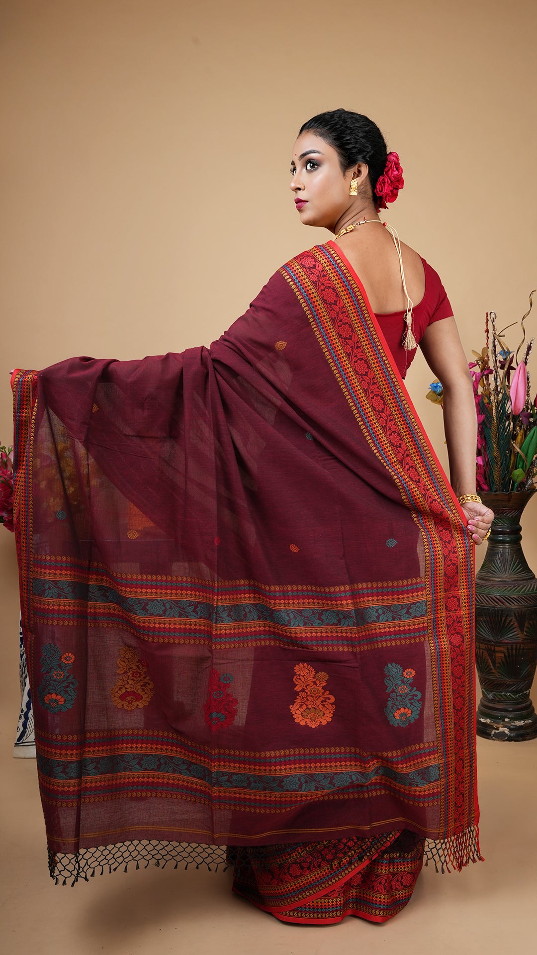 A short maroon tangail saree